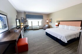 Hampton Inn & Suites Lenoir