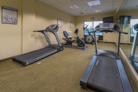 Holiday Inn Express & Suites Lexington NW-The Vineyard