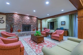 Holiday Inn Express & Suites Lexington NW-The Vineyard