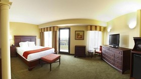 Holiday Inn Express & Suites Lexington NW-The Vineyard