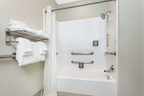 Microtel Inn & Suites by Wyndham Lillington / Campbell Univ