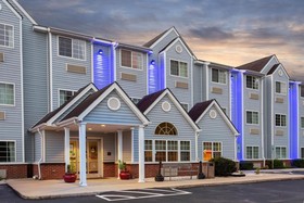 Microtel Inn & Suites by Wyndham Lillington / Campbell Univ