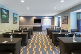 Microtel Inn & Suites by Wyndham Lillington / Campbell Univ