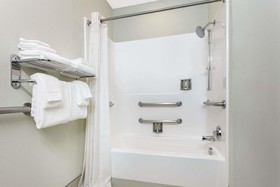 Microtel Inn & Suites by Wyndham Lillington / Campbell Univ