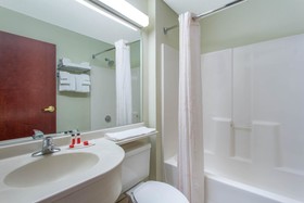 Microtel Inn & Suites by Wyndham Lillington / Campbell Univ