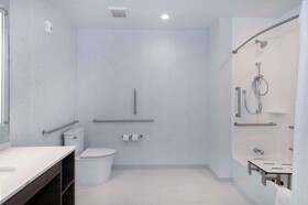 Tru by Hilton Lumberton