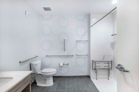 Tru by Hilton Lumberton