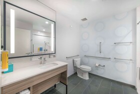 Tru by Hilton Lumberton