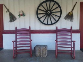A Holiday Motel Maggie Valley