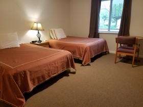 A Holiday Motel Maggie Valley
