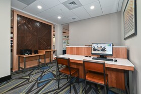 Holiday Inn Express Hotel & Suites Charlotte Southeast - Matthew