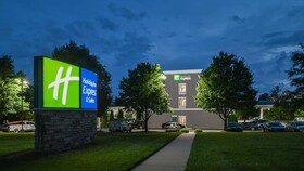 Holiday Inn Express Hotel & Suites Charlotte Southeast - Matthew