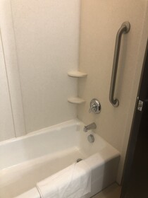 Holiday Inn Express Hotel & Suites Charlotte Southeast - Matthew