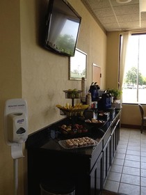 Best Western Inn & Suites - Monroe