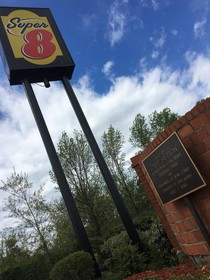 Super 8 by Wyndham Monroe