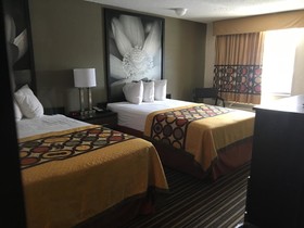 Super 8 by Wyndham Monroe