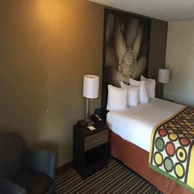 Super 8 by Wyndham Monroe