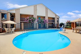 Days Inn by Wyndham Mooresville Lake Norman