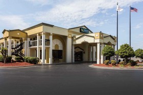 Quality Inn & Suites Mooresville
