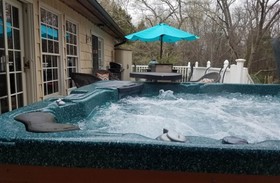 Silly Chickens Lodge