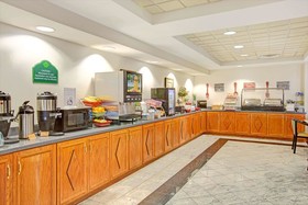 La Quinta Inn & Suites by Wyndham Mooresville