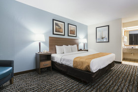 Garnet Inn & Suites