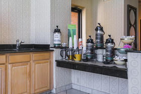 Garnet Inn & Suites