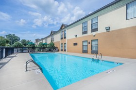 Clarion Pointe New Bern