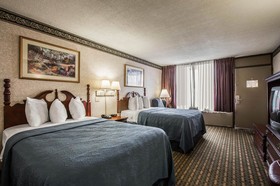 Econo Lodge Pilot Mountain