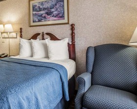 Econo Lodge Pilot Mountain