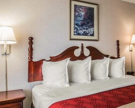 Econo Lodge Pilot Mountain