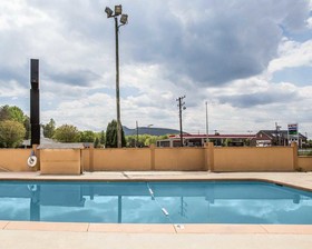 Econo Lodge Pilot Mountain