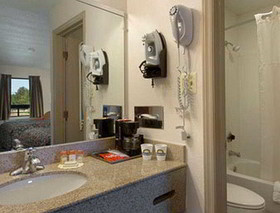 Days Inn by Wyndham Raleigh Glenwood-Crabtree