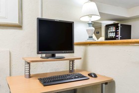 Days Inn by Wyndham Raleigh Glenwood-Crabtree