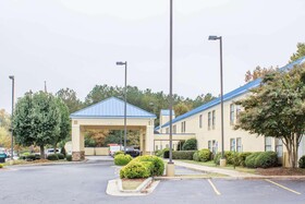 Econo Lodge Raleigh Near Walnut Creek Amphitheatre