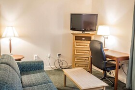 Econo Lodge Raleigh Near Walnut Creek Amphitheatre