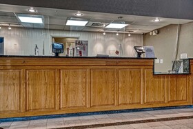 Econo Lodge Raleigh Near Walnut Creek Amphitheatre