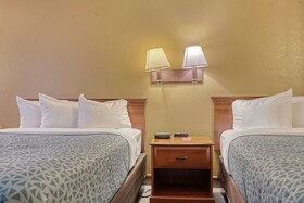 Econo Lodge Raleigh Near Walnut Creek Amphitheatre