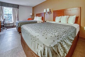 Econo Lodge Raleigh Near Walnut Creek Amphitheatre