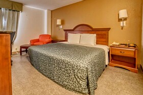 Econo Lodge Raleigh Near Walnut Creek Amphitheatre