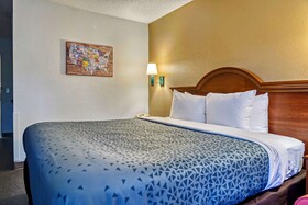 Econo Lodge Raleigh Near Walnut Creek Amphitheatre