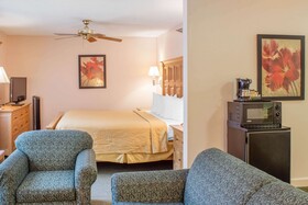 Econo Lodge Raleigh Near Walnut Creek Amphitheatre