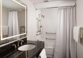 Embassy Suites by Hilton Raleigh Crabtree