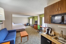 Holiday Inn Express & Suites Raleigh North - Wake Forest