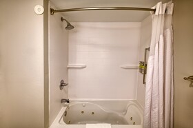 Holiday Inn Express & Suites Raleigh North - Wake Forest