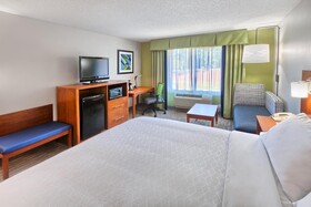 Holiday Inn Express & Suites Raleigh North - Wake Forest