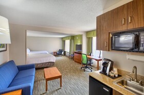 Holiday Inn Express & Suites Raleigh North - Wake Forest