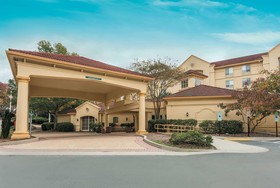 La Quinta Inn & Suites by Wyndham Raleigh Crabtree