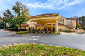 La Quinta Inn & Suites by Wyndham Raleigh Crabtree
