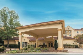 La Quinta Inn & Suites by Wyndham Raleigh Crabtree